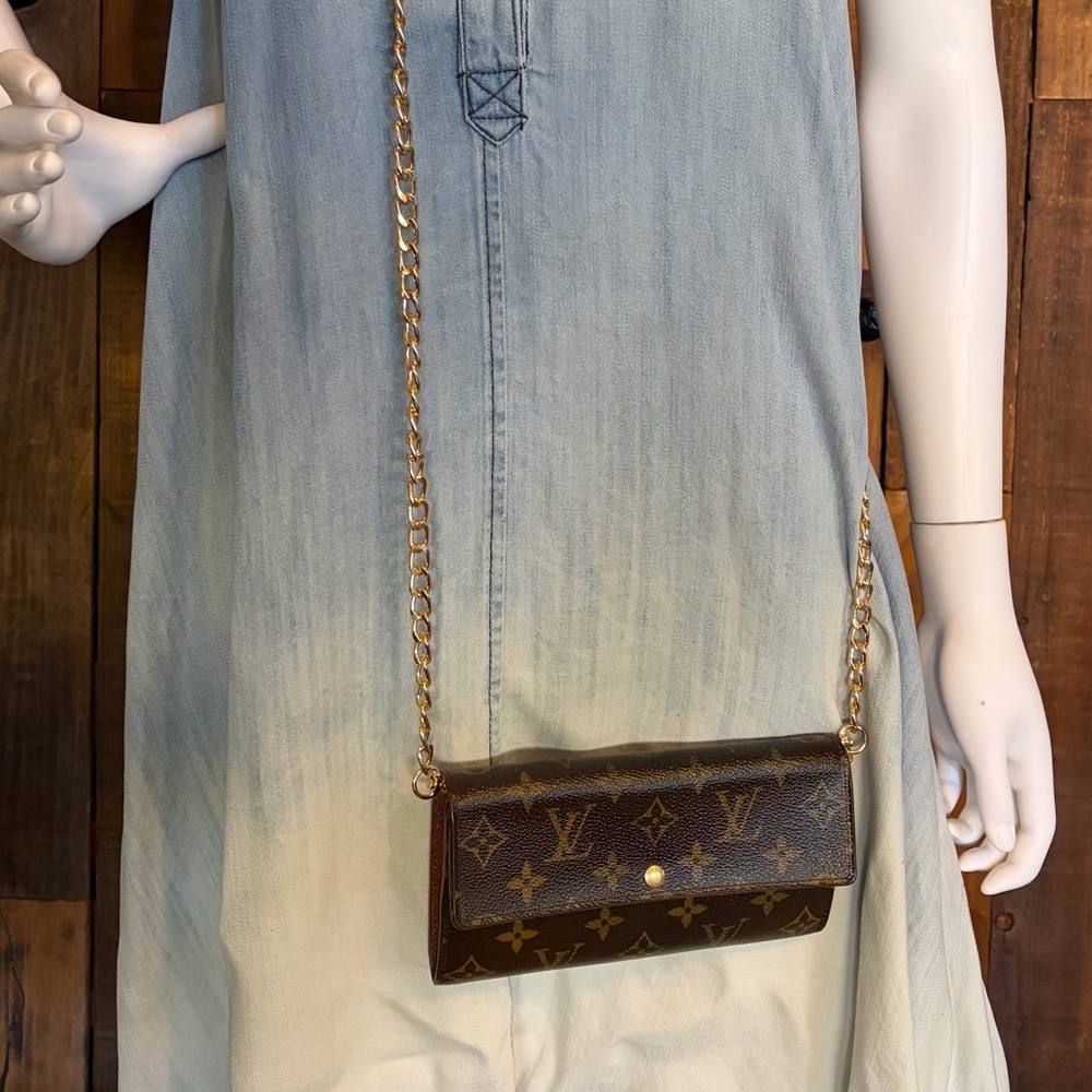 Louis Vuitton Sarah Monogram Wallet With Convertible Crossbody Insert